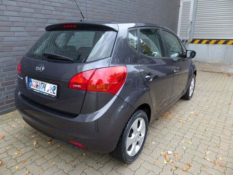 Gebraucht Kia Venga 90 PS (66 kW) 2014 Grau Kleinwagen