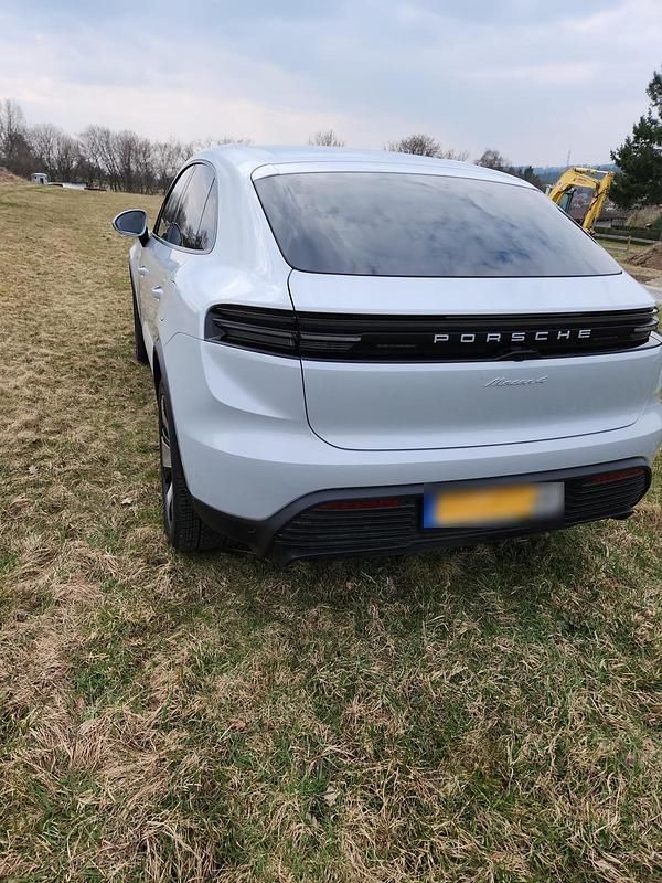 Gebraucht Porsche Macan 284 kW (387 PS) 2025 Weiß SUV