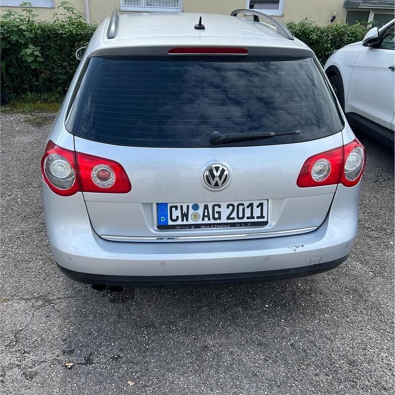 Silber Gebraucht 2008 VW Passat Kombi | 2.390 € (Superpreis) - Bild 1/4