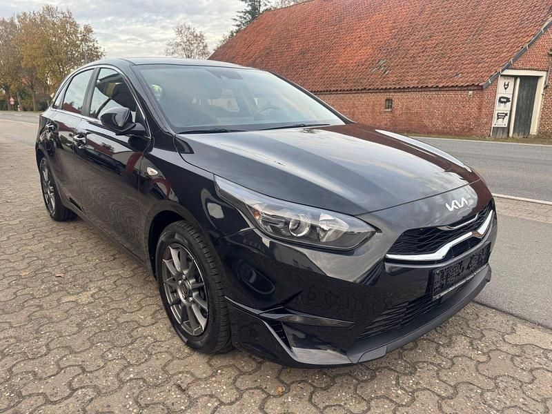 Gebraucht Kia Ceed Vision 160 PS (117 kW) 2022 Schwarz Kleinwagen