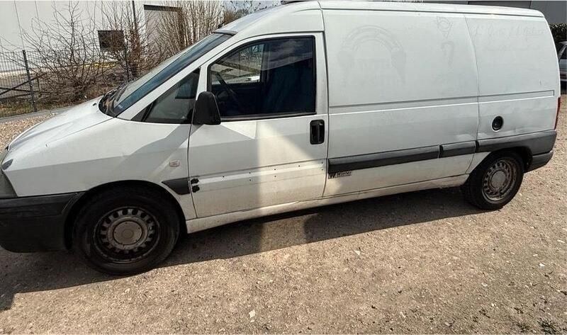 Weiß Gebraucht 2004 Fiat Scudo Van / Kleinbus | 800 € (Fairer Preis) - Bild 1/4