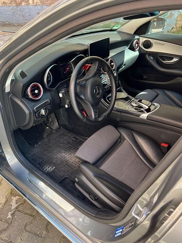 Gebraucht Mercedes C250 Avantgarde 204 PS (150 kW) 2016 Grau Kombi