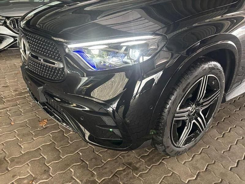 Gebraucht Mercedes GLC220 AMG 197 PS (144 kW) 2025 Metalliclack obsidianschwarz Coupé