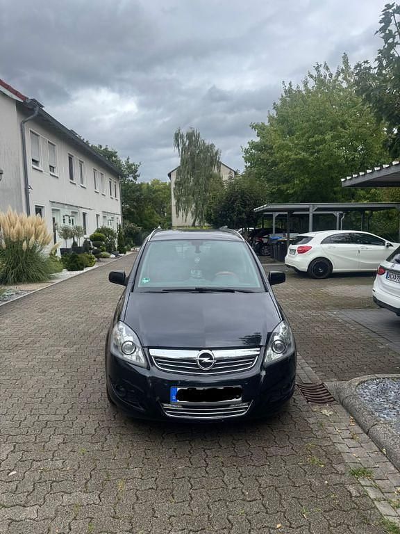 Schwarz Gebraucht 2013 Opel Zafira Family Van / Kleinbus | 4.300 € (Guter Preis) - Bild 1/4