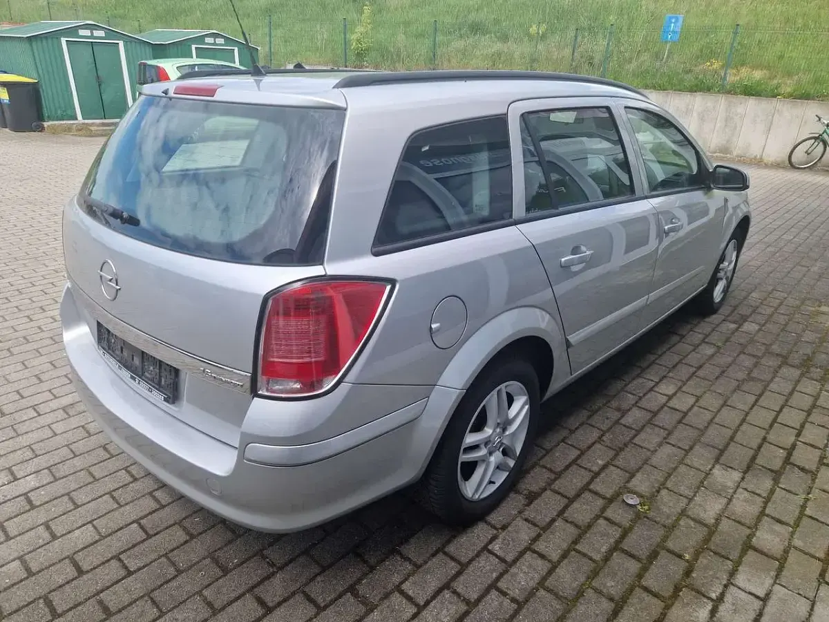 Gebraucht Opel Astra 105 PS (77 kW) 2005 Silber Kombi