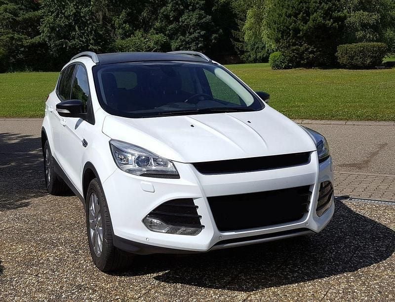 Gebraucht Ford Kuga Titanium 150 PS (110 kW) 2013 Weiß SUV