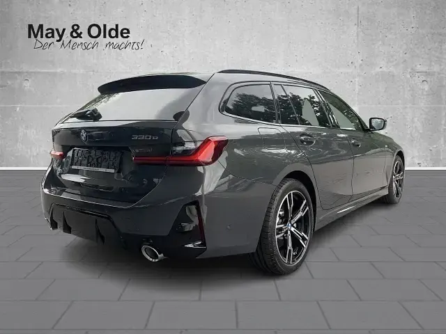 Gebraucht BMW 330e Performance 292 PS (214 kW) 2026 Grau Kombi