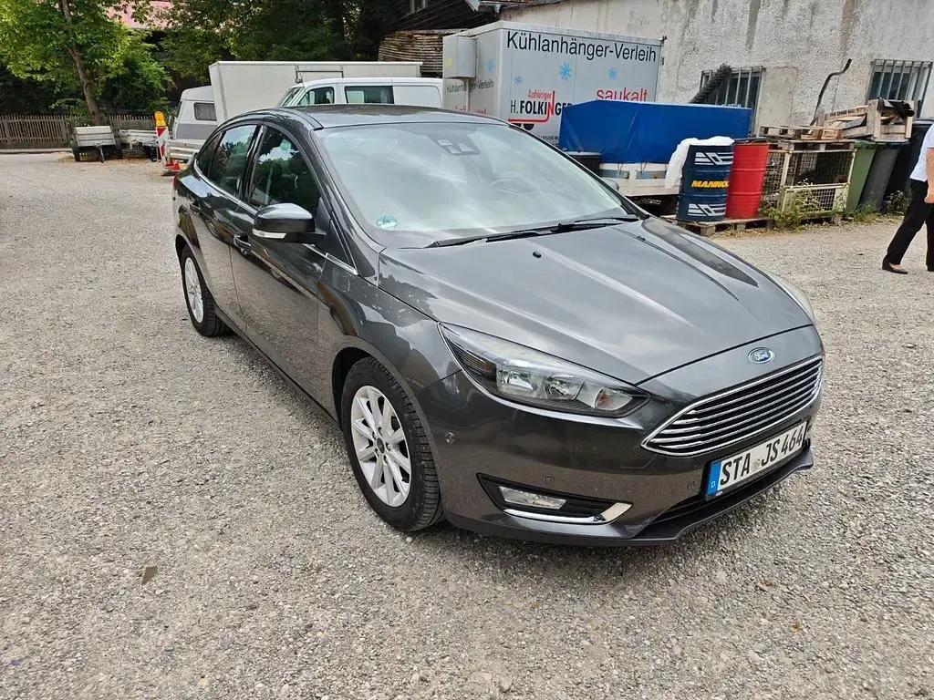 Gebraucht Ford Focus Titanium 150 PS (110 kW) 2015 Grau Limousine