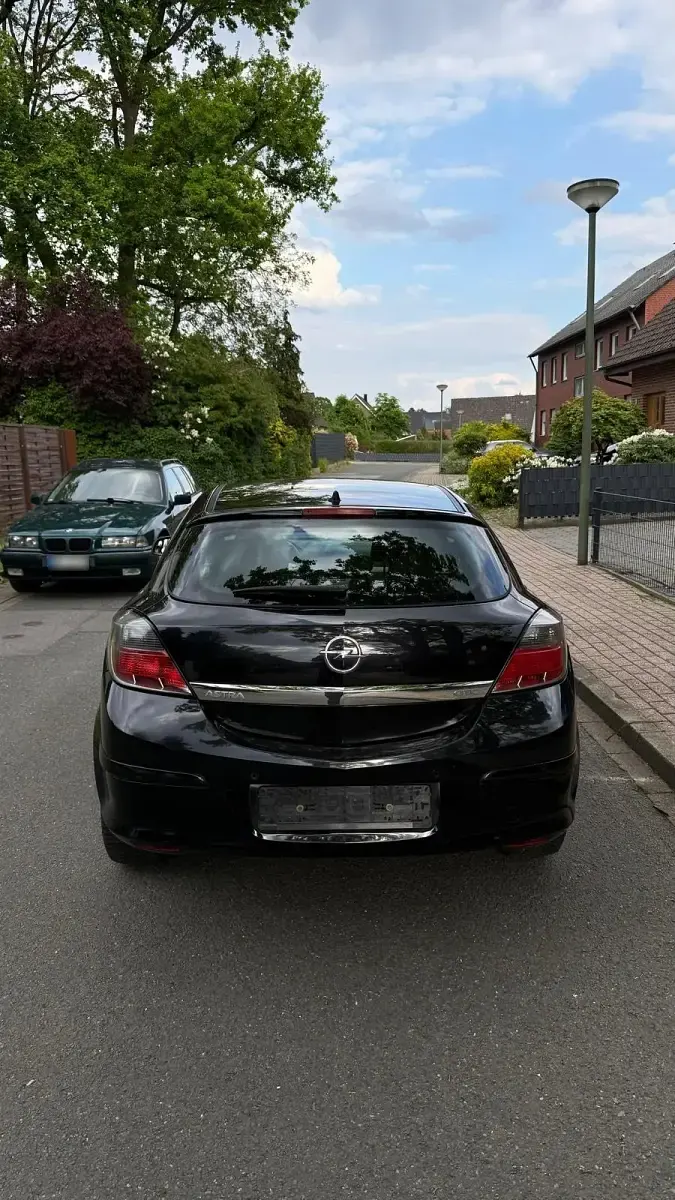 Gebraucht Opel Astra GTC 125 PS (91 kW) 2008 Schwarz Coupé