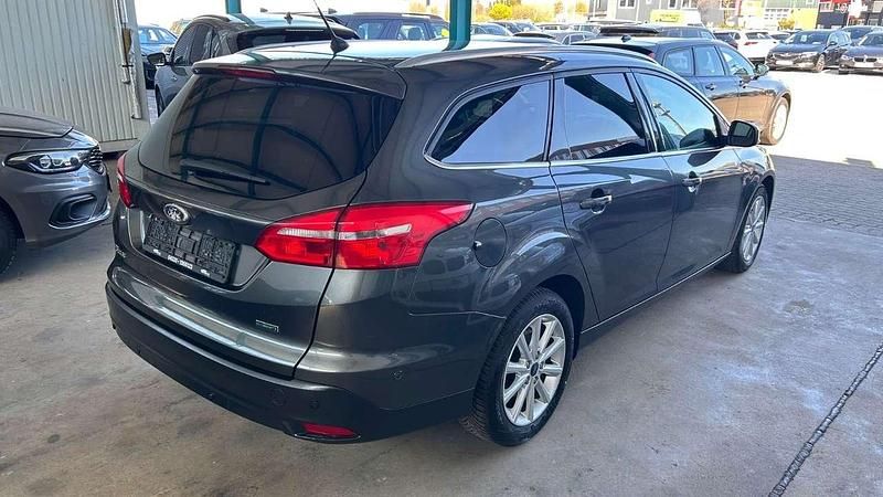 Usata Ford Focus Titanium 125 CV (91 kW) 2016 Grigio Station wagon