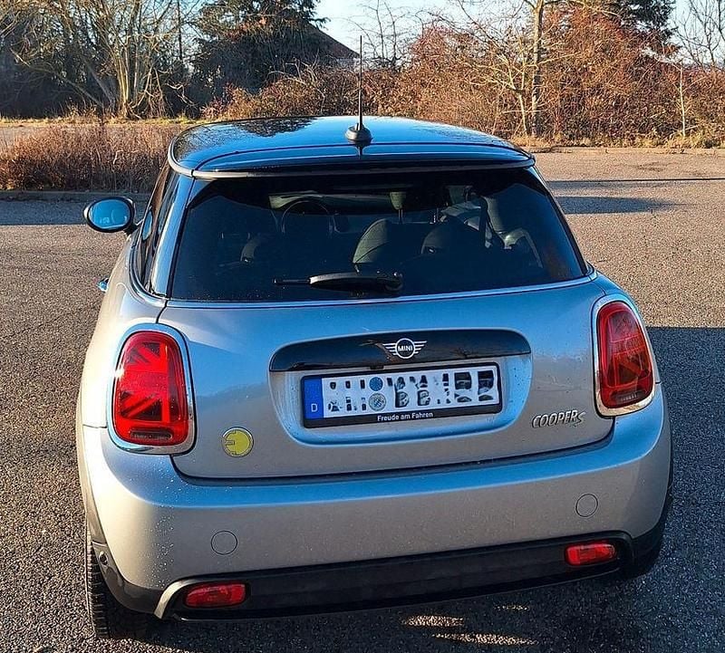 Gebraucht Mini Cooper SE Classic 135 kW (184 PS) 2023 Silber Kleinwagen