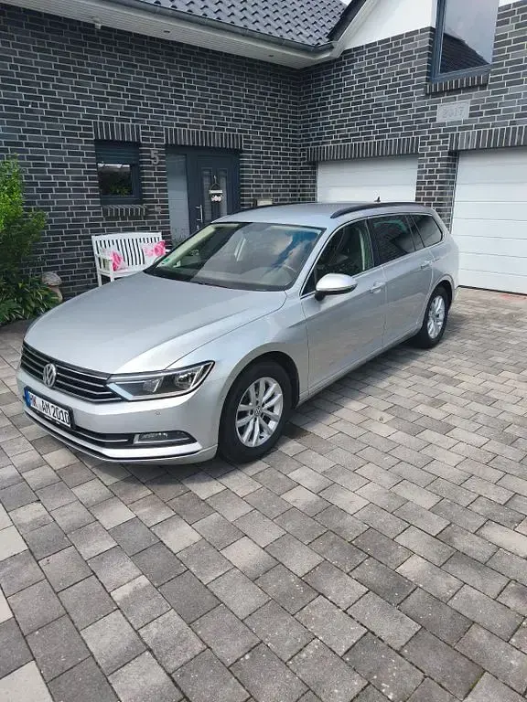 Gebraucht VW Passat Comfortline 150 PS (110 kW) 2016 Silber Kombi