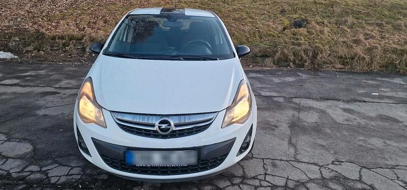 Gebraucht Opel Corsa 101 PS (74 kW) 2013 Weiß Kleinwagen