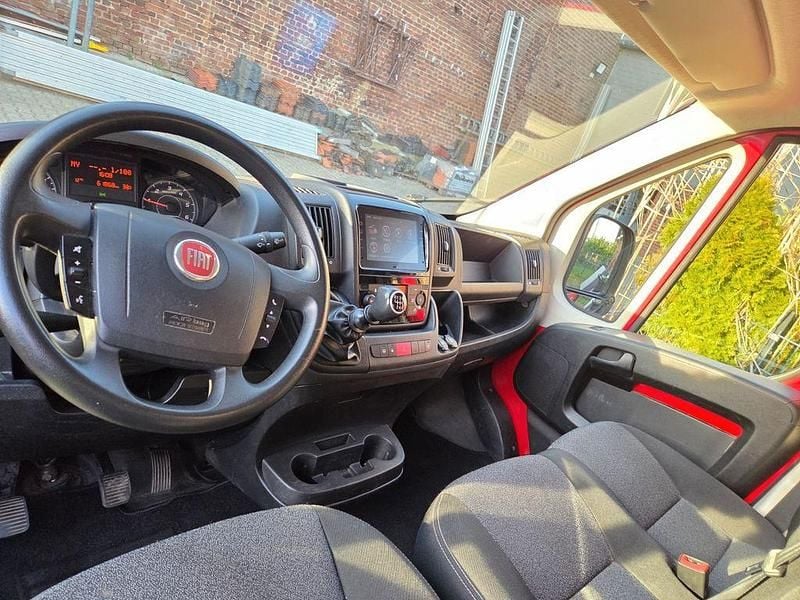 Gebraucht Fiat Ducato 140 PS (102 kW) 2021 Rot Van