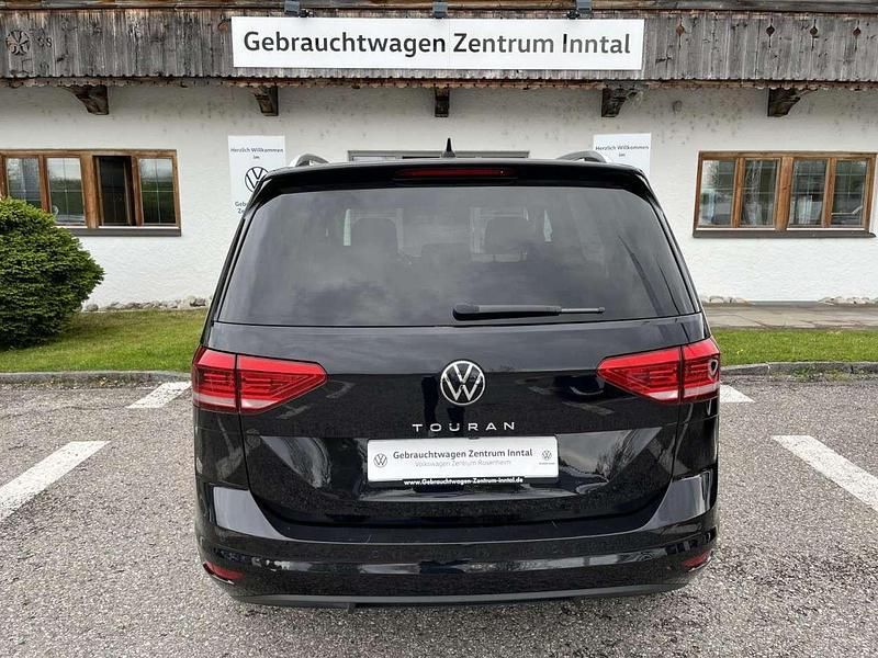 Gebraucht VW Touran Active 150 PS (110 kW) 2022 Schwarz Van / Kleinbus