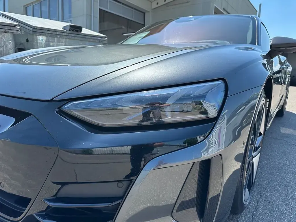 Gebraucht Audi e-tron GT quattro Ambiente 439 kW (598 PS) 2021 Daytonagrau perleffekt (metallic) Limousine