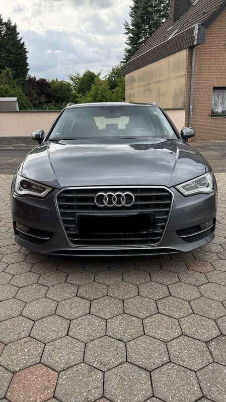 Grau Gebraucht 2016 Audi A3 Ambition Kleinwagen | 14.900 € (Superpreis) - Bild 1/4