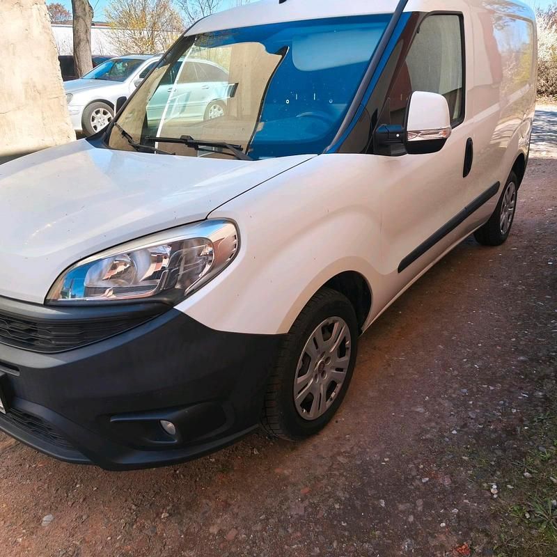 Gebraucht Fiat Doblò 101 PS (74 kW) 2016 Weiß Van / Kleinbus