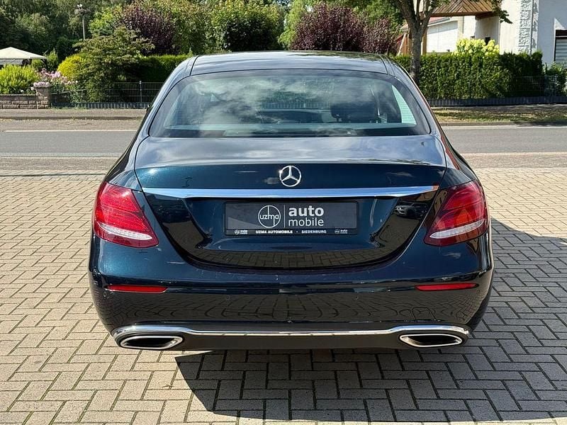 Gebraucht Mercedes E200 184 PS (135 kW) 2017 Blau Limousine