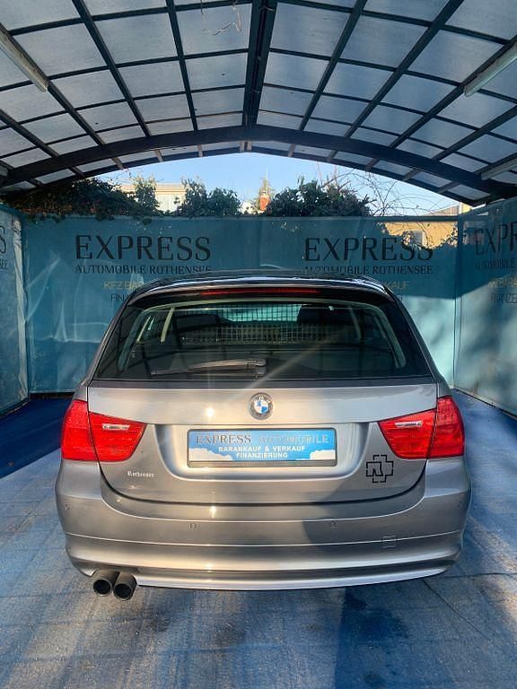 Gebraucht BMW 325 Sport Line 218 PS (160 kW) 2009 Grau Kombi