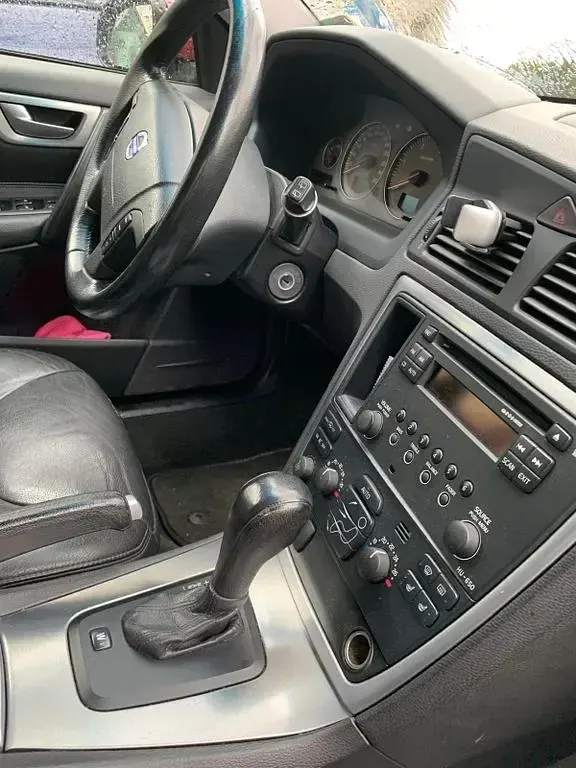 Gebraucht Volvo V70 Comfort 185 PS (136 kW) 2007 Rot Kombi