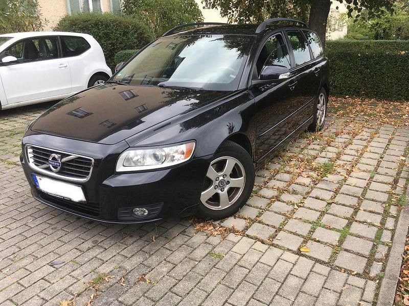 Schwarz Gebraucht 2011 Volvo V50 Kombi | 1.999 € (Superpreis) - Bild 1/4