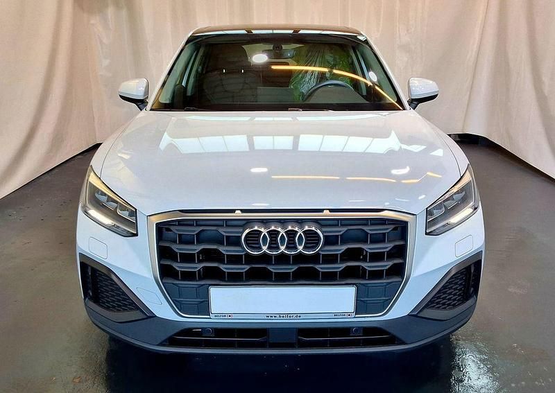 Weiß Gebraucht 2021 Audi Q2 Basis SUV | 23.900 € (Etwas zu teuer) - Bild 1/4