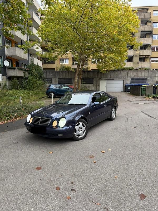 Blau Gebraucht 1999 Mercedes CLK230 Elegance Coupé | 3.600 € (Teuer) - Bild 1/4