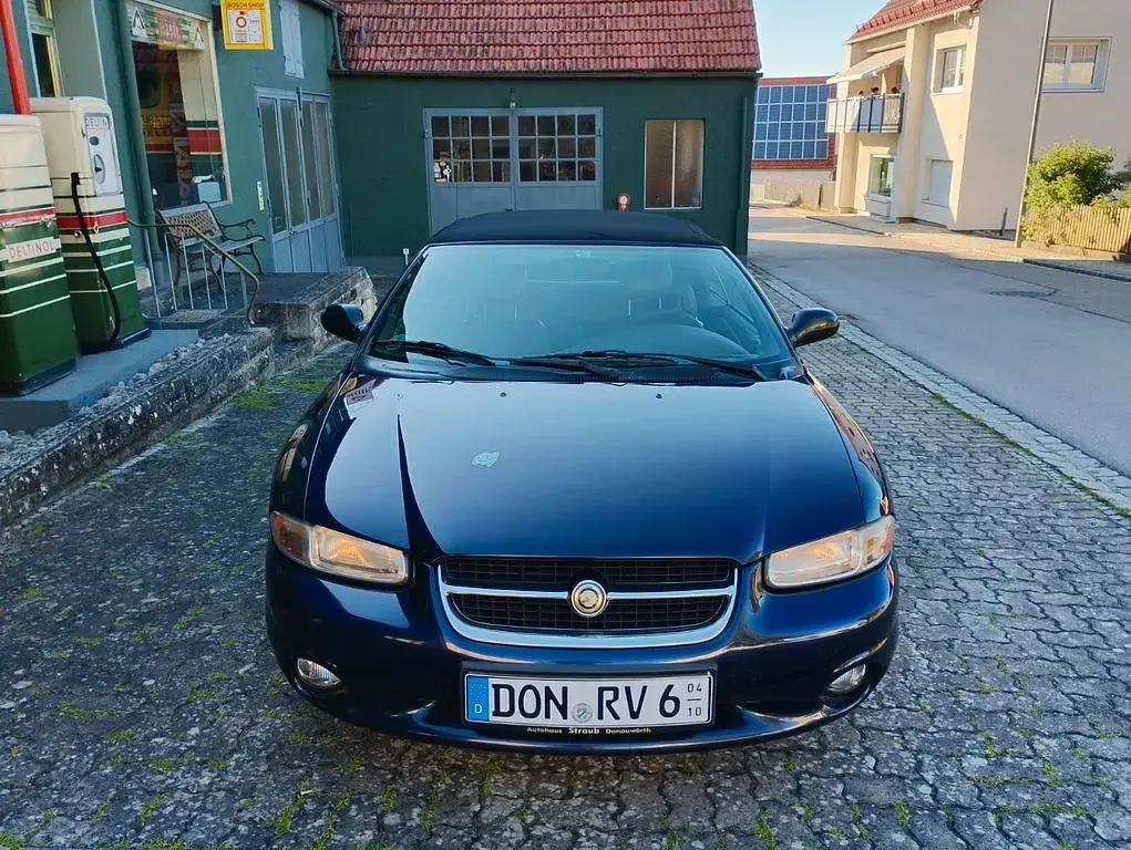 Gebraucht Chrysler Stratus 163 PS (119 kW) 1998 Violet Cabrio