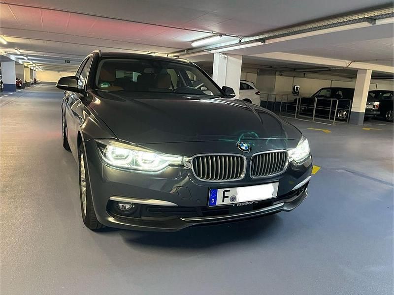 Gebraucht BMW 320 Luxury Line 190 PS (139 kW) 2018 Grau Kombi