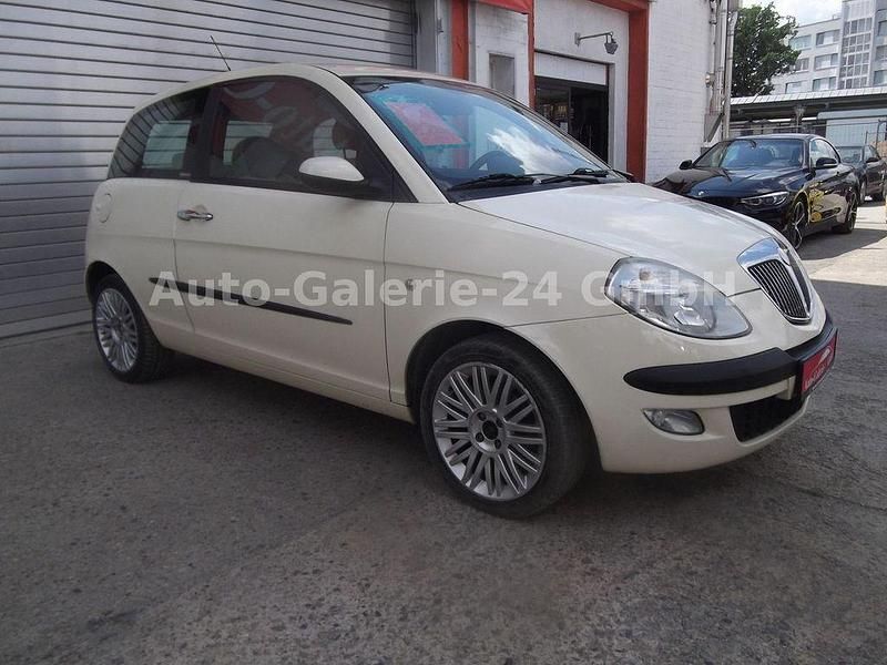 Gebraucht Lancia Ypsilon 80 PS (58 kW) 2006 Weiß Kleinwagen
