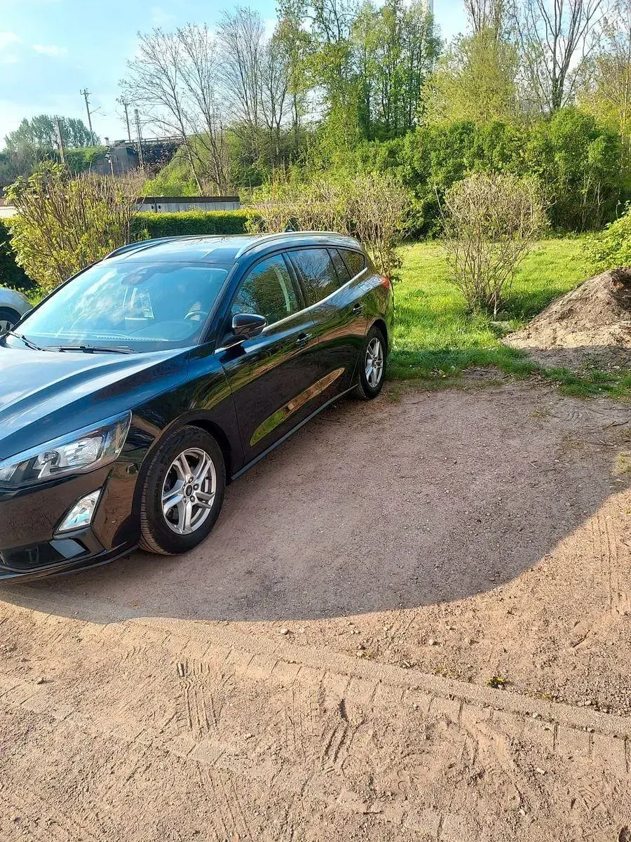 Gebraucht Ford Focus Cool & Connect 95 PS (69 kW) 2020 Schwarz Kombi
