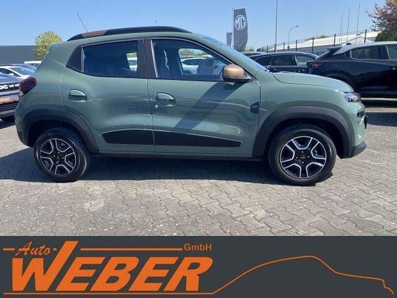 Second-hand Dacia Spring Extreme 47 kW (65 CP) 2024 Verde Hatchback