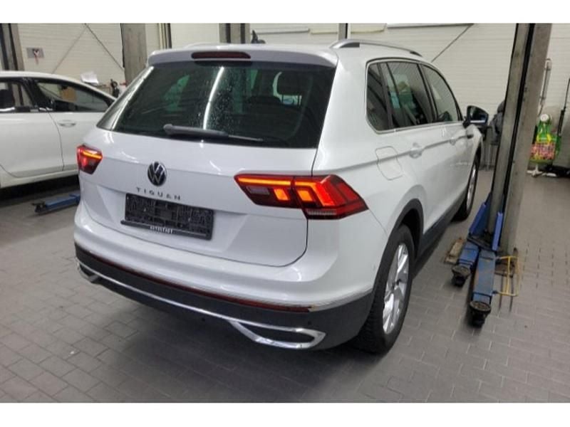 Gebraucht VW Tiguan Elegance 150 PS (110 kW) 2022 Weiß SUV