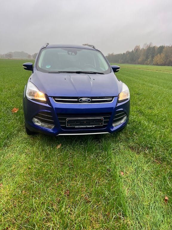 Gebraucht Ford Kuga Titanium 140 PS (102 kW) 2014 Blau SUV