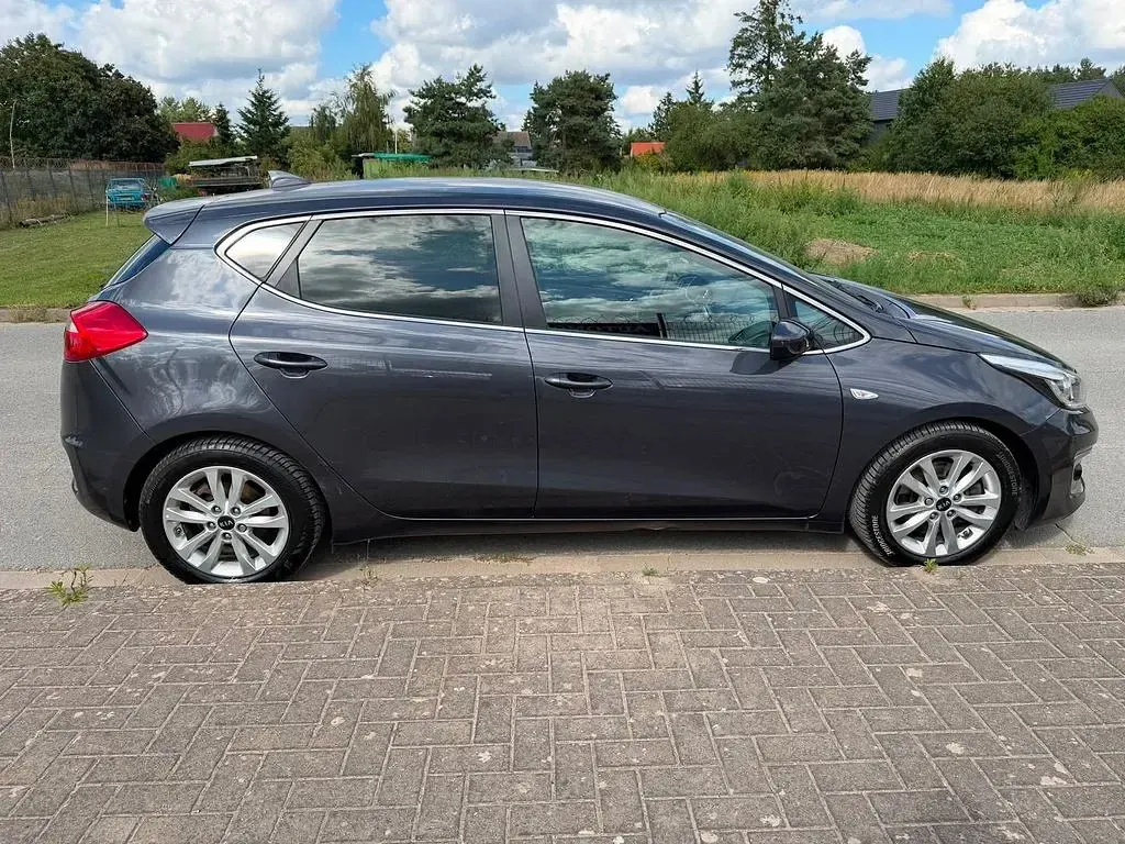 Gebraucht Kia Ceed 99 PS (72 kW) 2017 Grau Kleinwagen