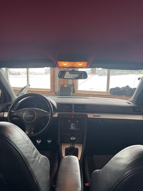 Gebraucht Audi A4 Design 220 PS (161 kW) 2003 Grau Limousine