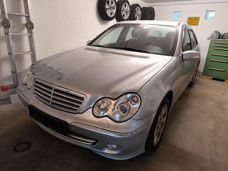 Gebraucht Mercedes C230 204 PS (150 kW) 2006 Silber Limousine
