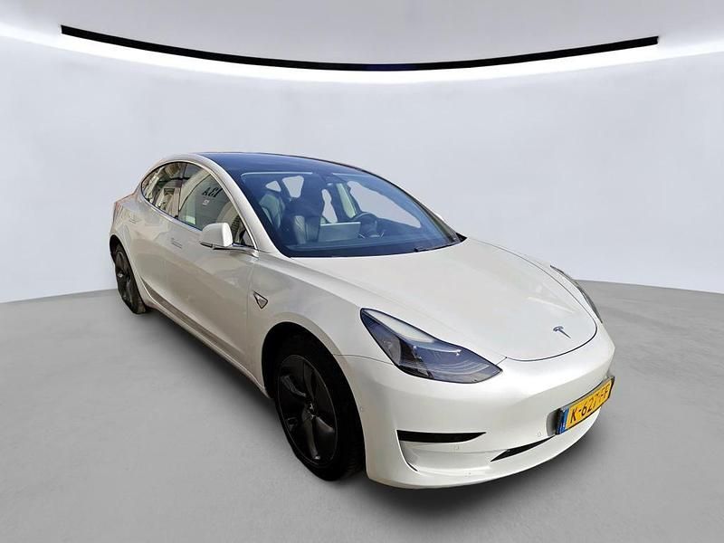 Gebraucht Tesla Model 3 Standard Range 225 kW (306 PS) 2020 Weiß Limousine