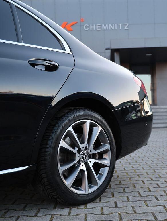Second-hand Mercedes E300 320 CP (235 kW) 2019 Negru Berlinǎ