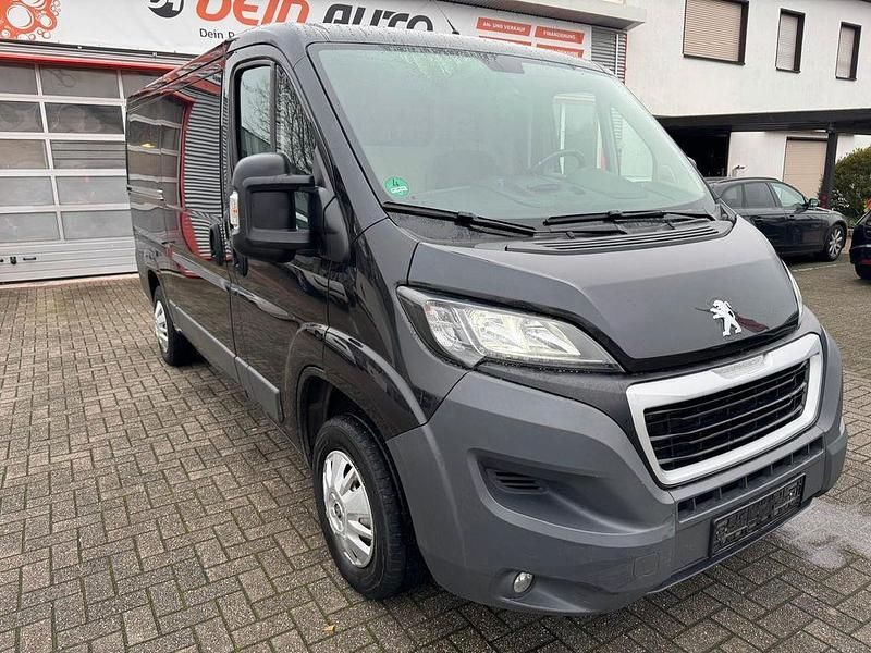 Schwarz Gebraucht 2017 Peugeot Boxer Van | 8.950 € (Superpreis) - Bild 1/4