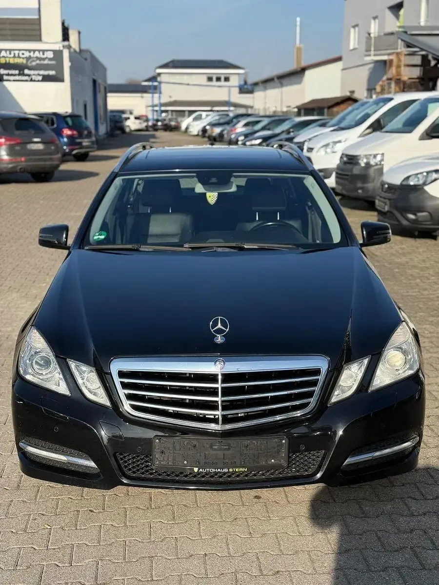 Gebraucht Mercedes E250 Avantgarde 204 PS (150 kW) 2011 Schwarz Kombi