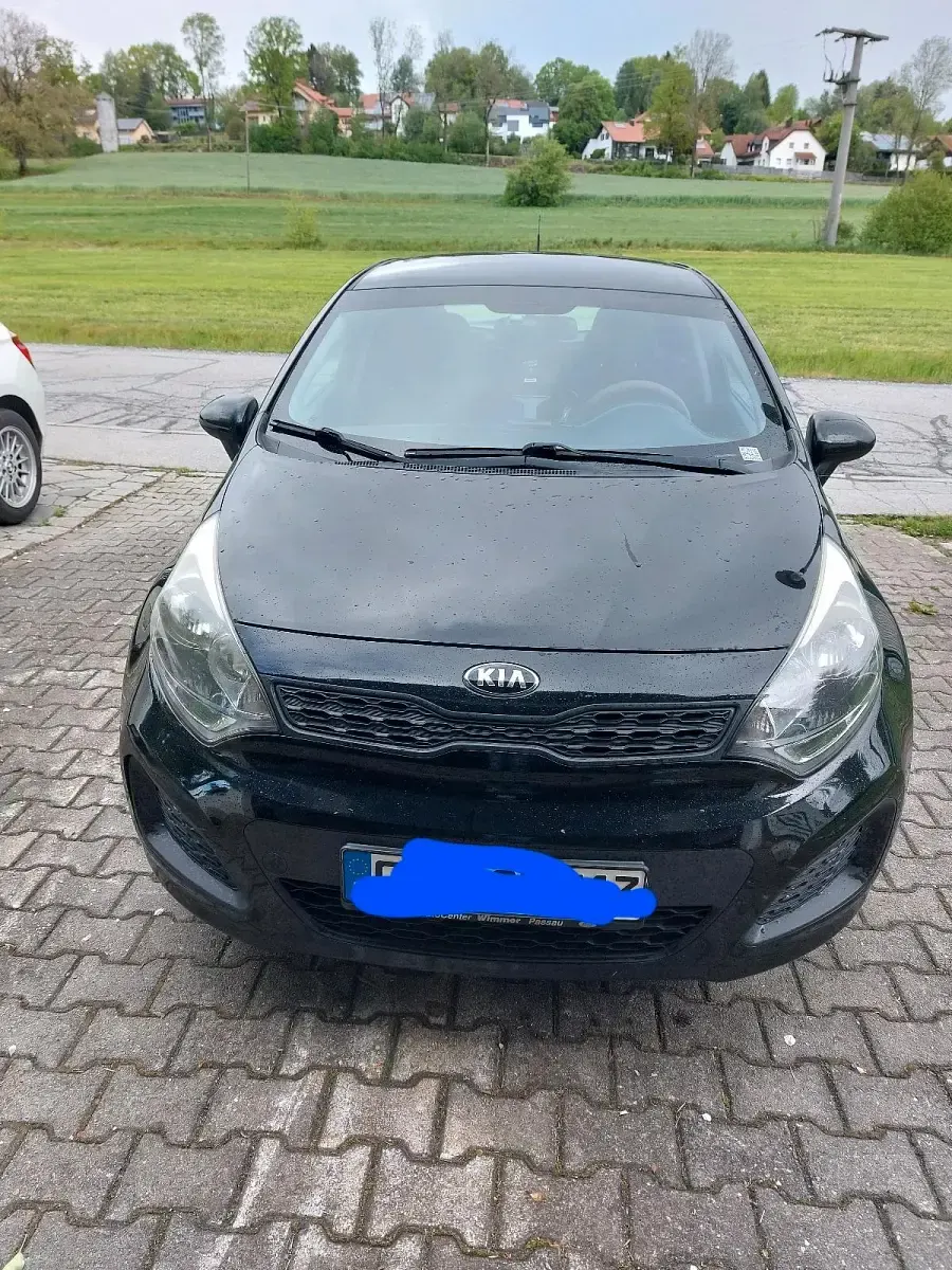 Gebraucht Kia Rio Edition 7 86 PS (63 kW) 2014 Schwarz Kleinwagen