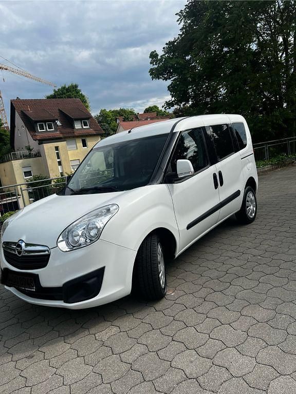 Gebraucht Opel Combo Edition 120 PS (88 kW) 2016 Weiß Van / Kleinbus