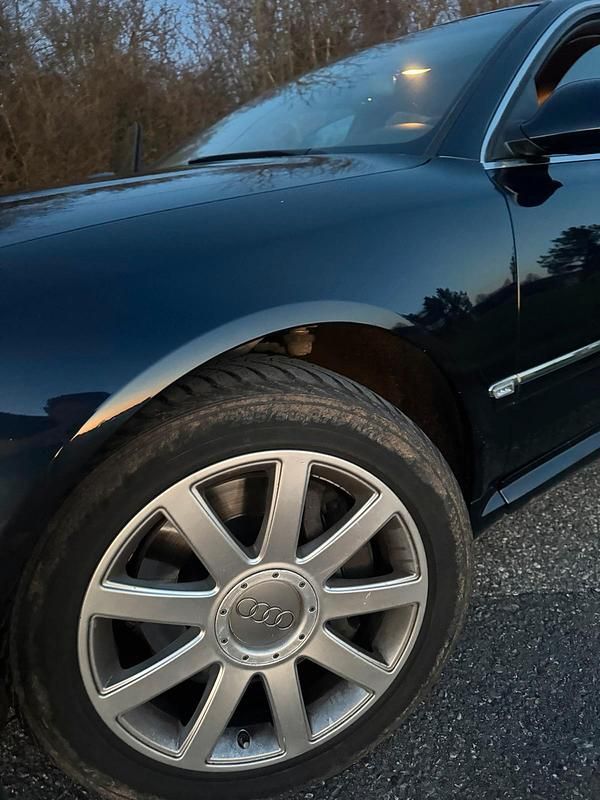 Gebraucht Audi A8 335 PS (246 kW) 2005 Blau Limousine