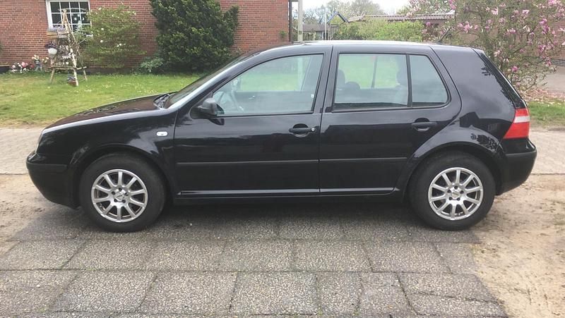 Gebraucht VW Golf IV 75 PS (55 kW) 2003 Schwarz Kleinwagen