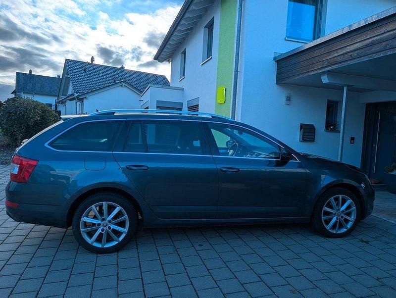 Gebraucht Skoda Octavia Style 150 PS (110 kW) 2015 Grau Kombi