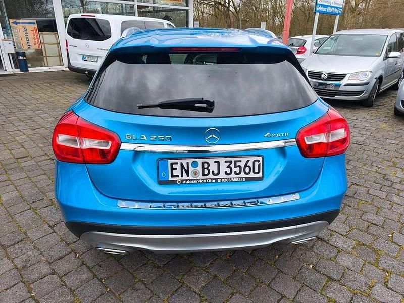 Gebraucht Mercedes GLA250 211 PS (155 kW) 2015 Blau SUV
