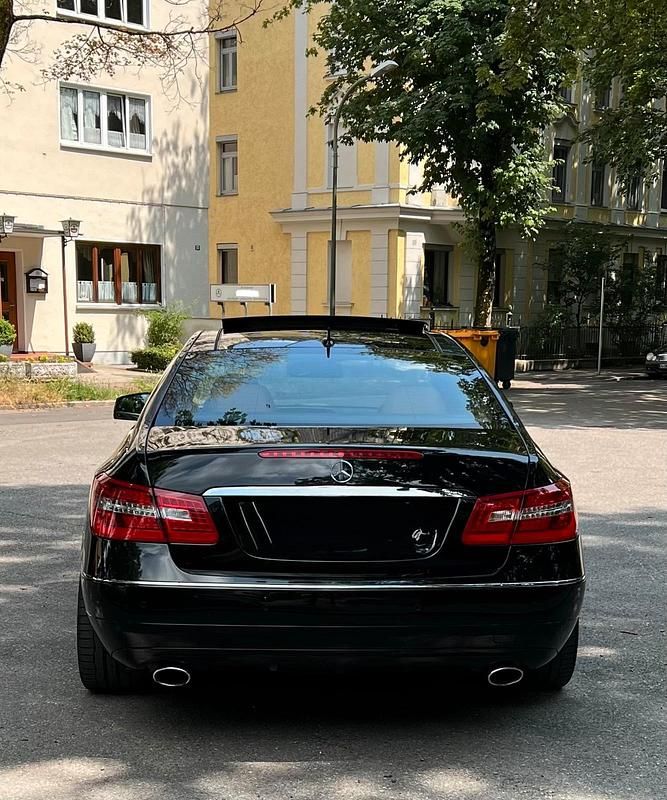 Gebraucht Mercedes E350 231 PS (169 kW) 2010 Schwarz Coupé