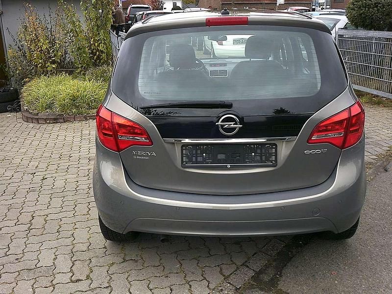 Gebraucht Opel Meriva Innovation 120 PS (88 kW) 2012 Muskatgrau/pepperdust Van / Kleinbus